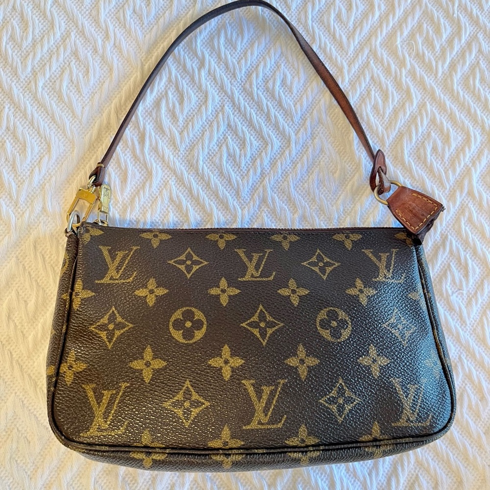 Louis Vuitton Pochette Accessories Bag with extra chain strap - Picture 15 of 15